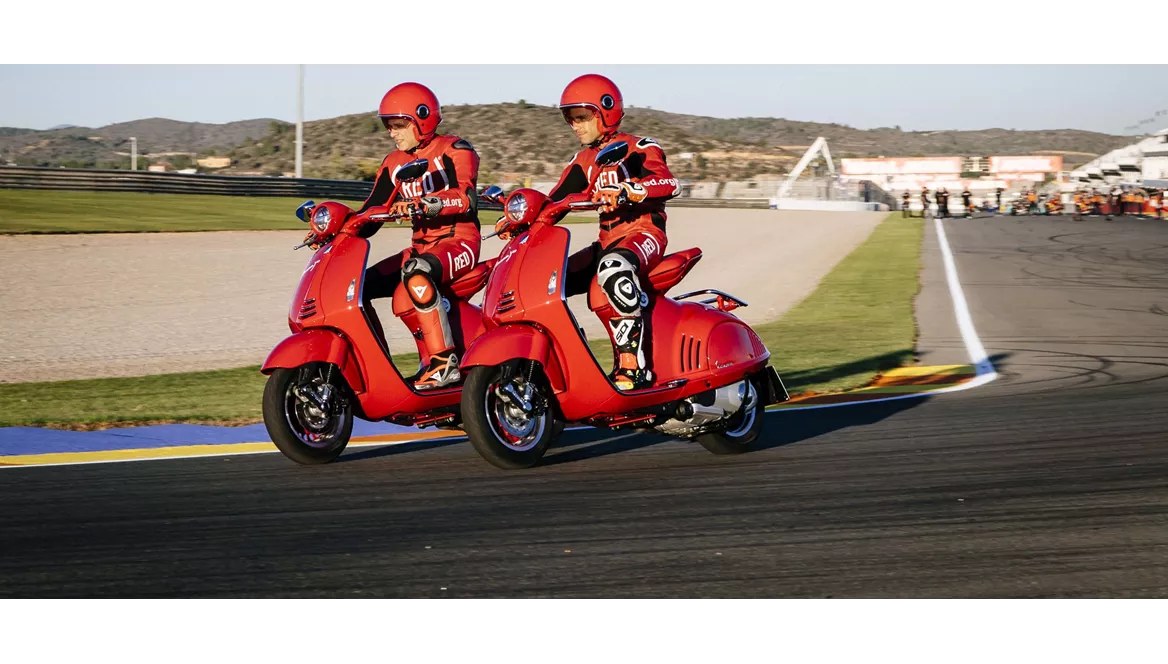 Vespa 946 125 i.e. 3V RED 2017 Vespa 946 125 i.e. 3V RED 2017